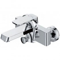 Смеситель D&K Berlin Freie DA1433201 для ванны/душа хром Смеситель D&K Berlin Freie DA1433201 для ванны/душа хром